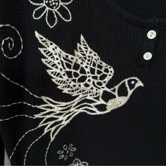 Lucky Brand Black and White Graphic Fitted Terminal Top - Picture 3 of 9